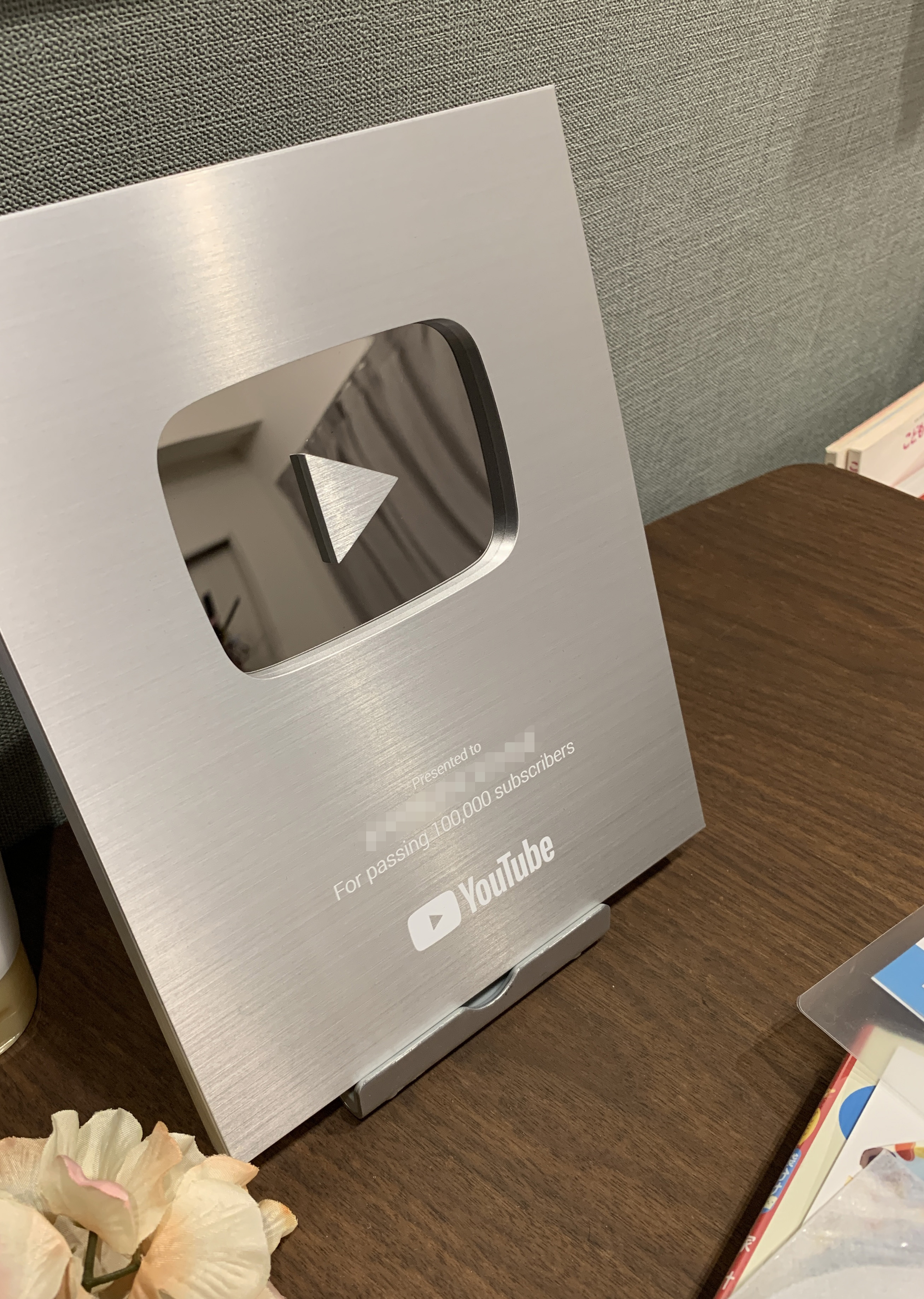 YouTube Silver Creator Award - 登録者10万人記念の銀の盾